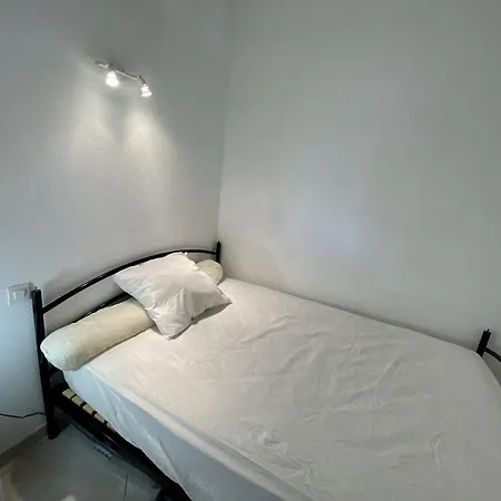 Vila Pavillon T2 Mezzanine - Climatisation - Veranda - Parking - Piscine - 6 Pers - Fr-1-795-40 Fleury (Aude)
