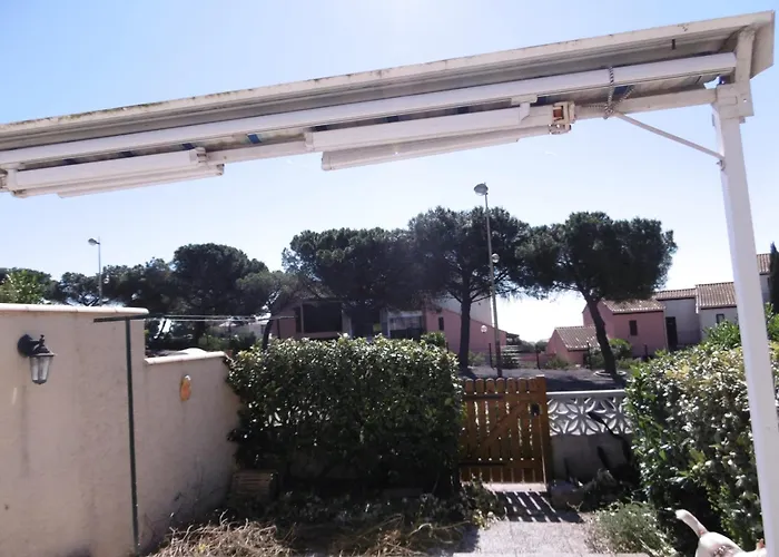 Pavillon T2 Mezzanine - Climatisation - Veranda - Parking - Piscine - 6 Pers - Fr-1-795-40 * Fleury (Aude)